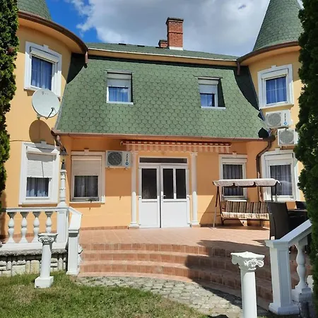 Topler Villa * Balatonfoldvar